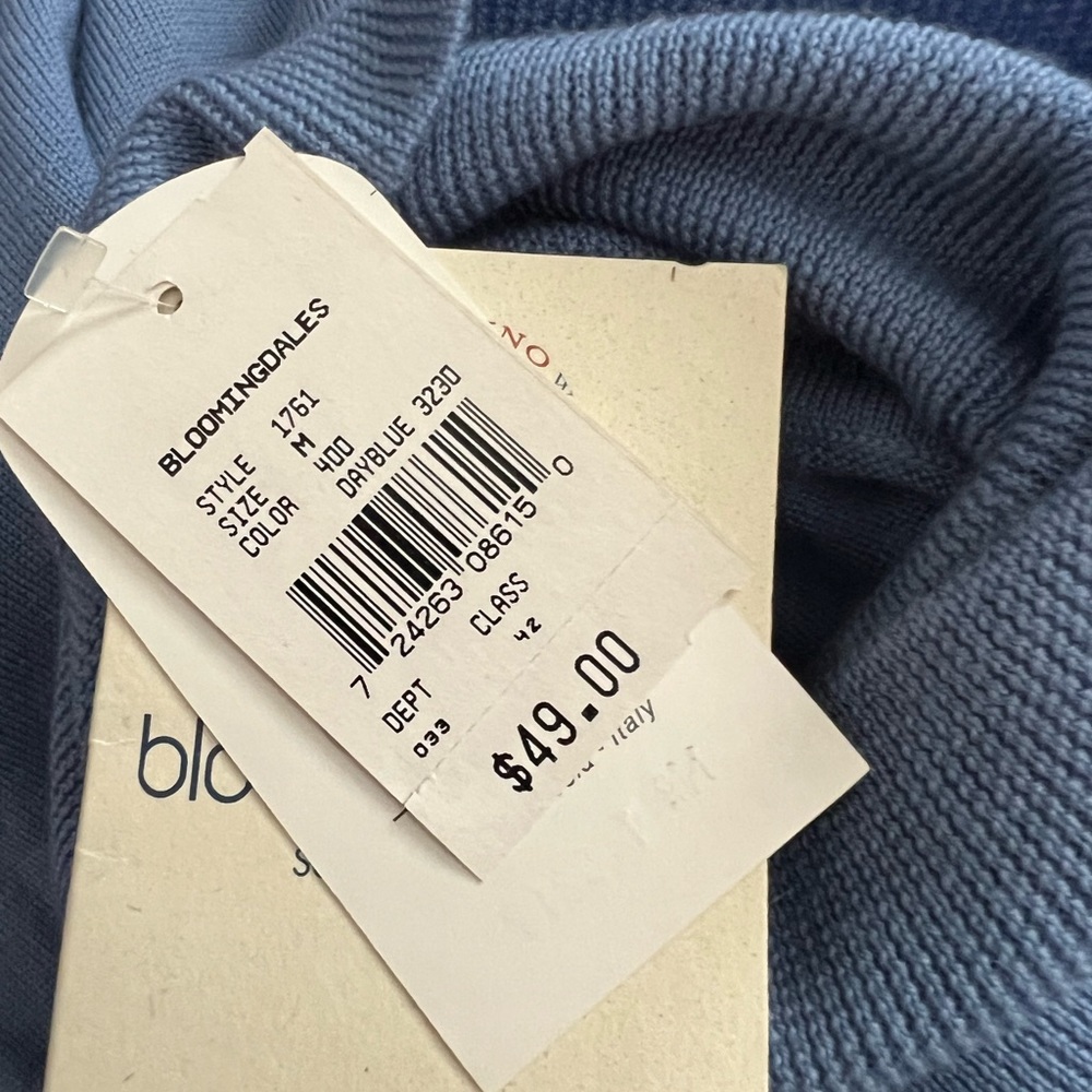 NWT Bloomingdale’s Sutton Studio turtleneck sweater. Lightweight. - Picture 4 of 6